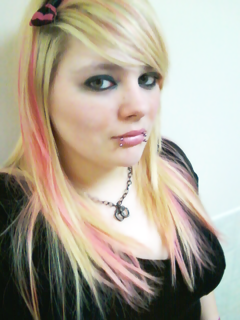 Pink and blonde(: